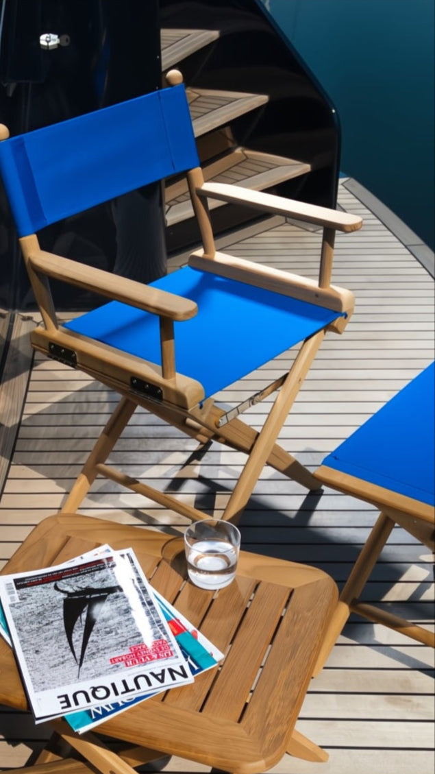 Deck_chair_blauwcanvas_en_canvas_kruk_en_bijzettafel_Belle_Ile
