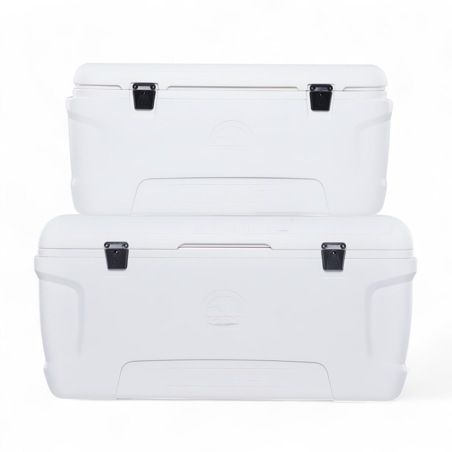 IGLOO Marine Contour koelbox – langdurige koeling, 113L & 142L voor boot en bouw beide formaten opgestapeld op elkaar