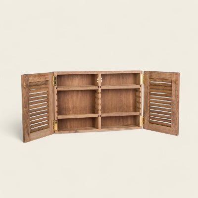 Teak houten kast sfeerbeeld bij collectie kisten en kasten van Studio Maritime