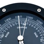 Autonautic Baltic 110 barometer - zwart, lichtgewicht, outdoor, strak detail wijzerplaat