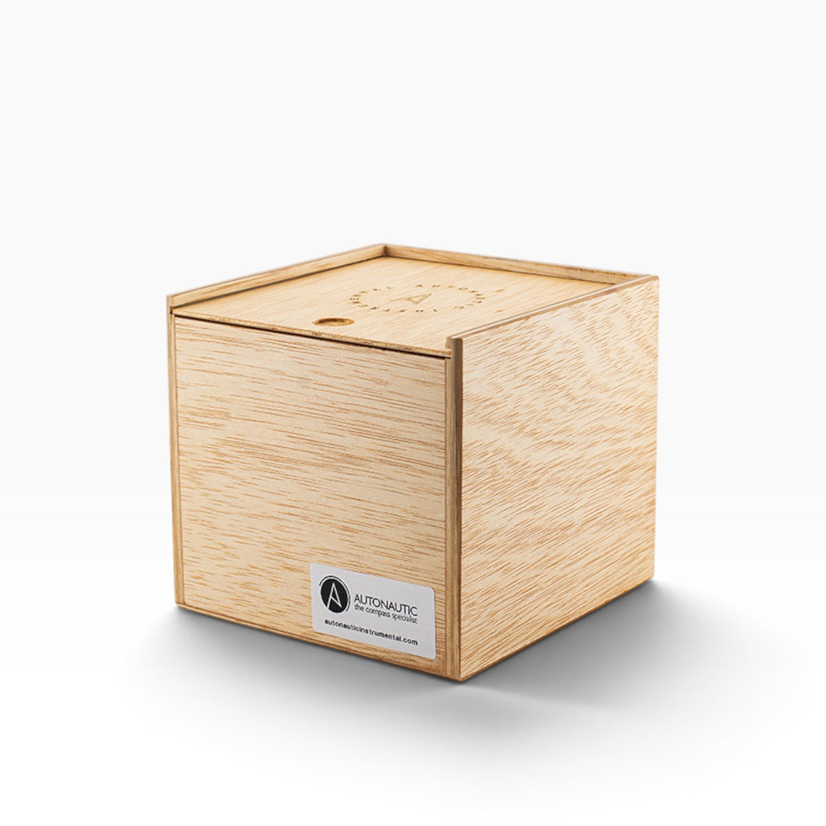 Autonautic_C4-00108_kompas_in_houten_kist_85_mm_LED_en_MED_SOLAS_complete_houten_doos
