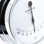 Barigo Viking clinometer in chroom kleur, witte wijzerplaat met heldere zwarte cijfers en wijzer vooraanzicht ingezoomd