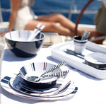 Bestekset Monaco 24-delig met navy wit gestreept design 19020 Marine business op een gestreept servies