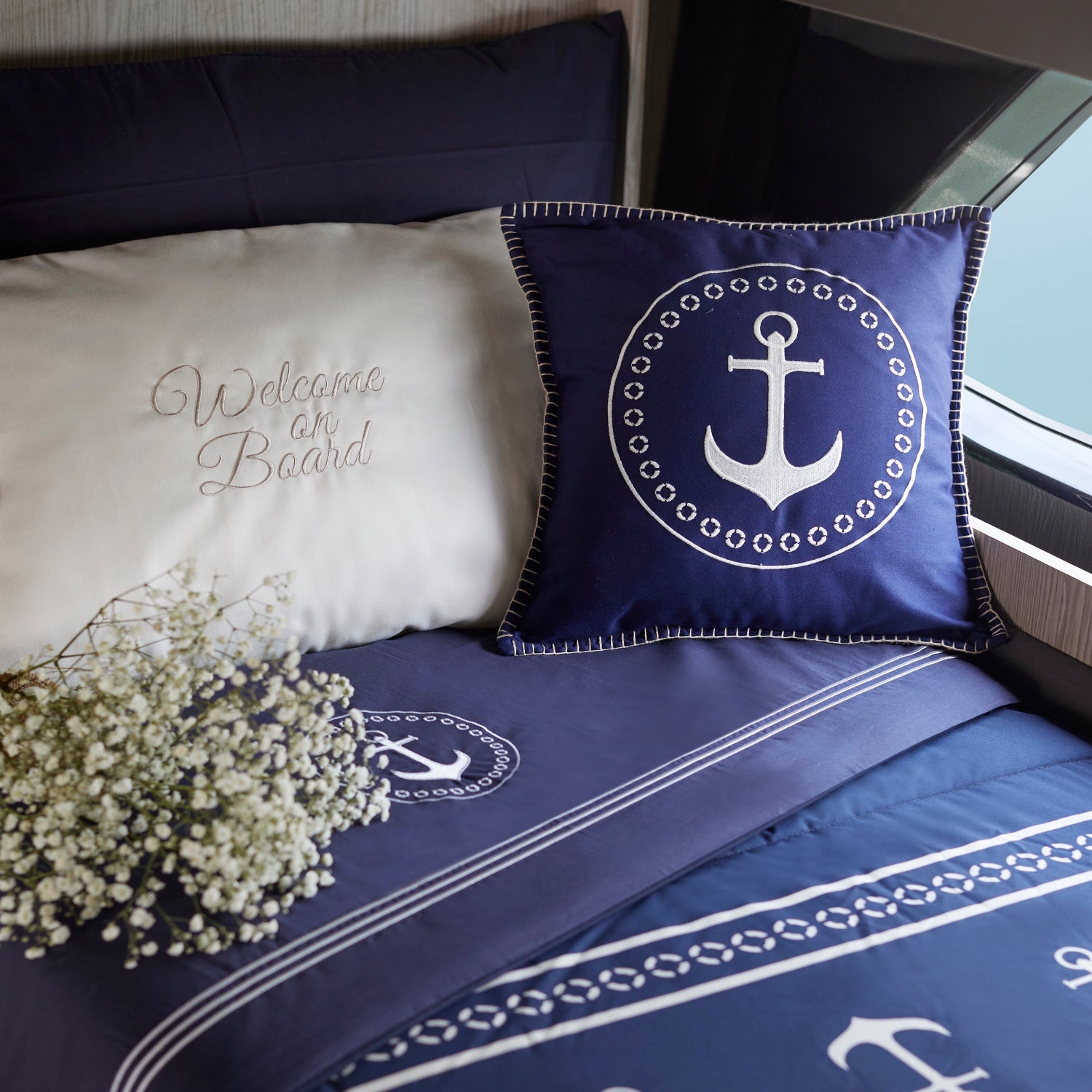 Cabinroom_Santorini_Blue_MarineBusines