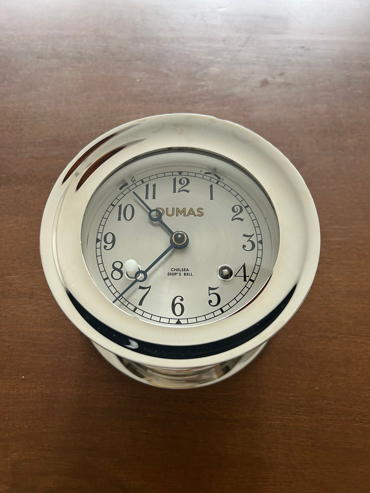 Chelsea_Clock_met_wijzerplaat_bootnaam_eigen_logo_Dumas