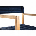 Design regisseursstoel The Square - teakhout, inklapbaar Ocean blauw ingezoomd detail leuning en zitting