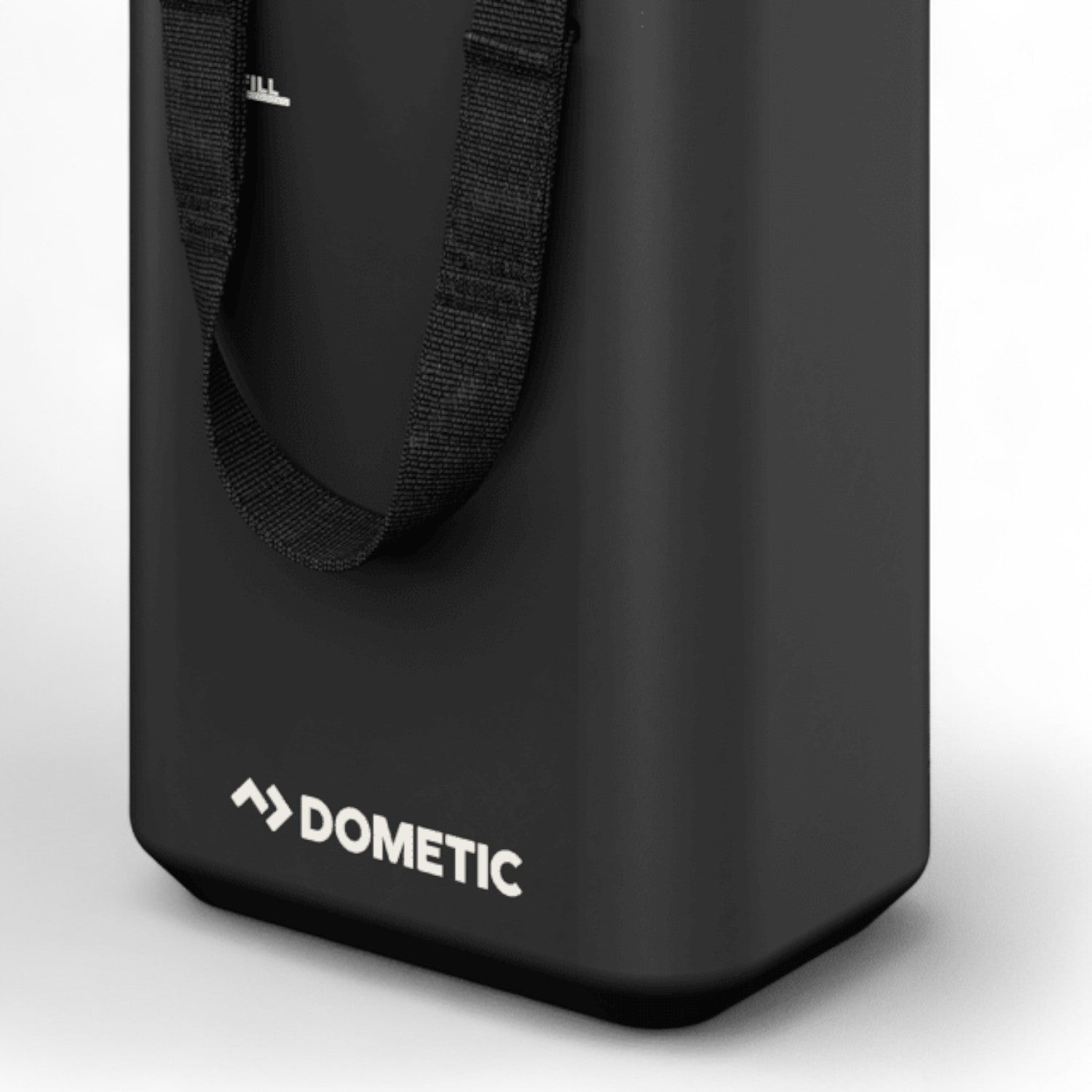 Dometic Go 11 liter watertank in kleur slate, zwart met gesloten zwarte dop en zwarte hengsel om eenvoudig te dragen ingezoomd op het logo