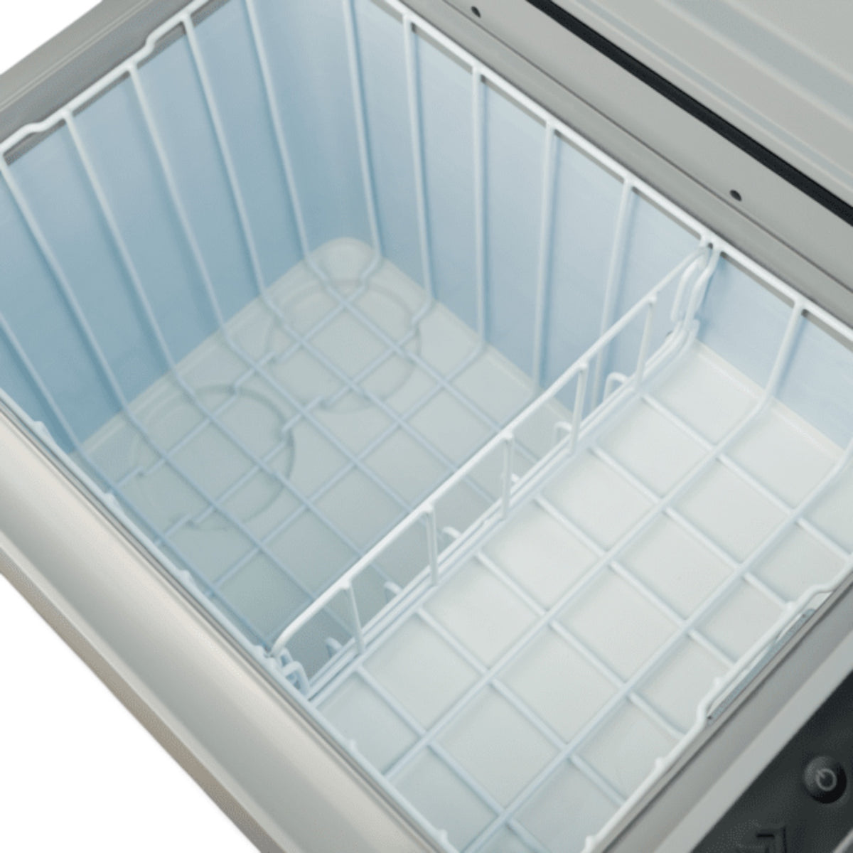 dometic-cff-35 binnenkantDometic CFF35 compressor koelbox 34L – 12V 24V 230V met vriesfunctie gezien vanaf de binnenkant