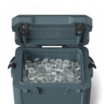 Dometic CI 15 koelbox 15L – passief, voor boot & outdoor, detail in Ocean kleur, openstaand met ijsblokjes