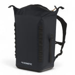 Dometic PSC22BP koelrugzak – waterdichte koeltas backpack 22L in kleur Slate vrijstaand met zicht op voorzijde met handige zijstrips voor opbergruimte van kleine spullen