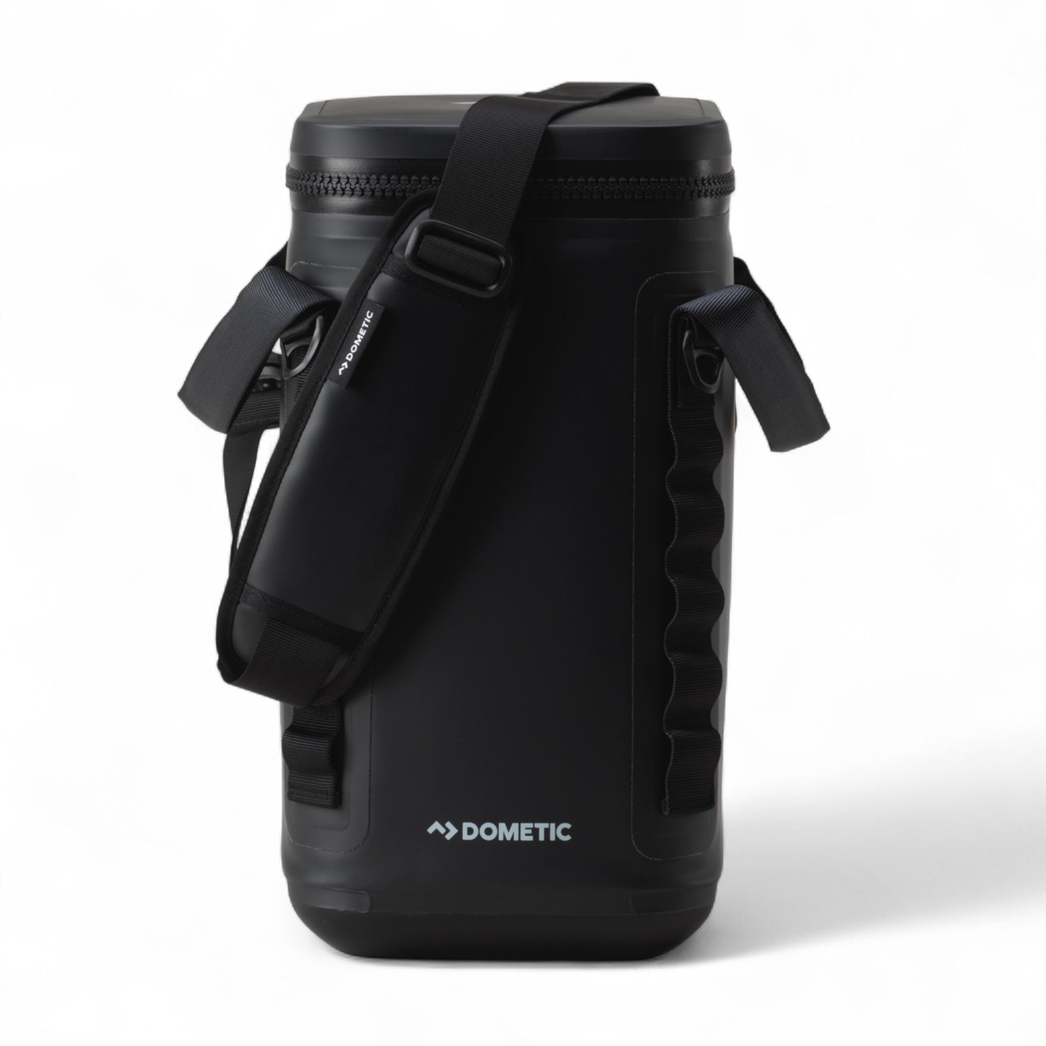 Dometic PSC9 Soft Cooler – zijkant in beeld met waterdichte ritssluiting, schouderband en handige zijstrips, in kleur Slate