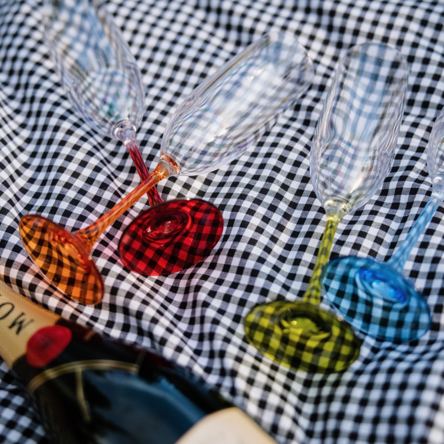 Flamefield Party prosecco glazen op een picknick kleed