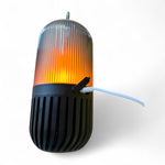 Flamefield flamelamp die aan het oplaadschoer zit