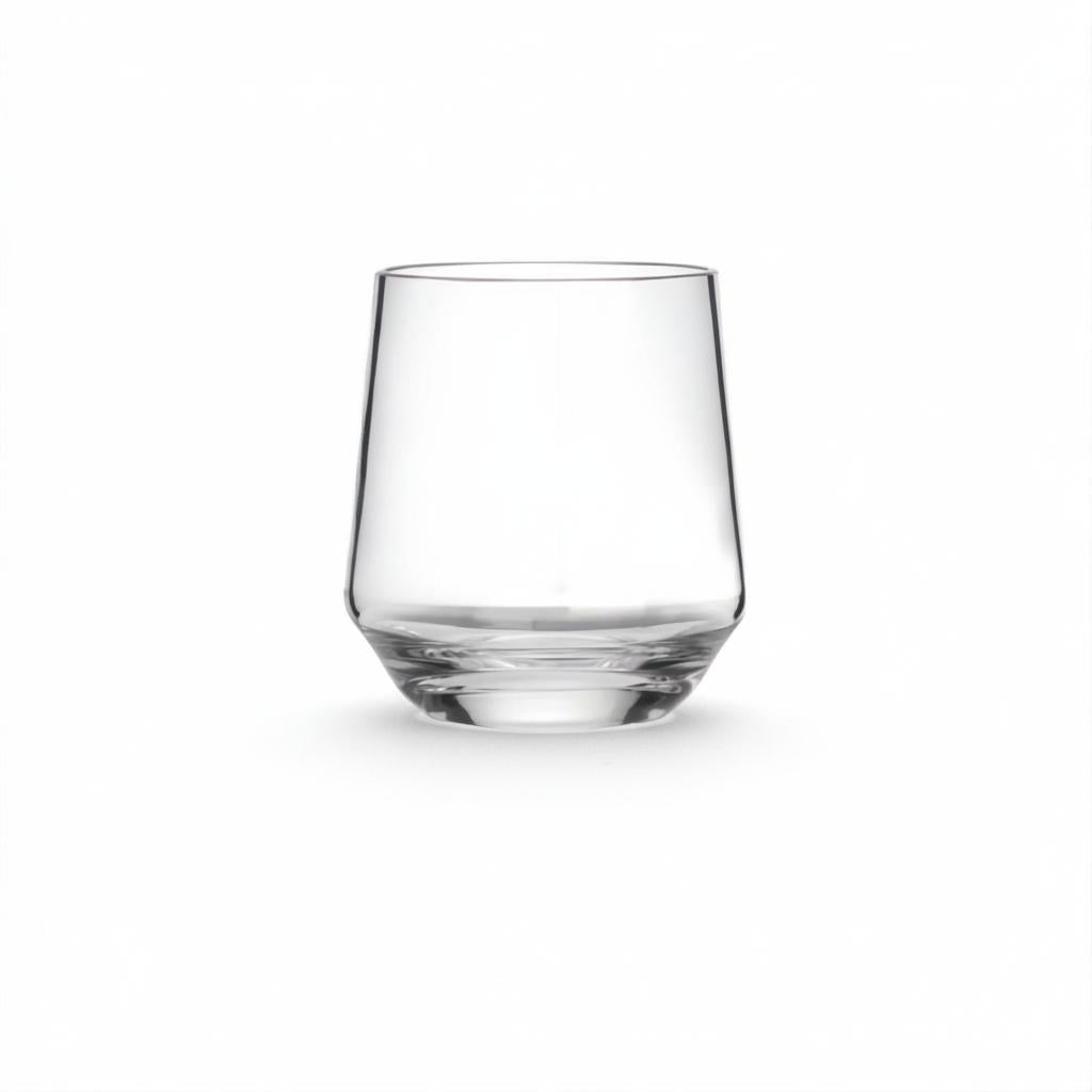 Flamefield savoy waterglas met schuw op een witte achtergond