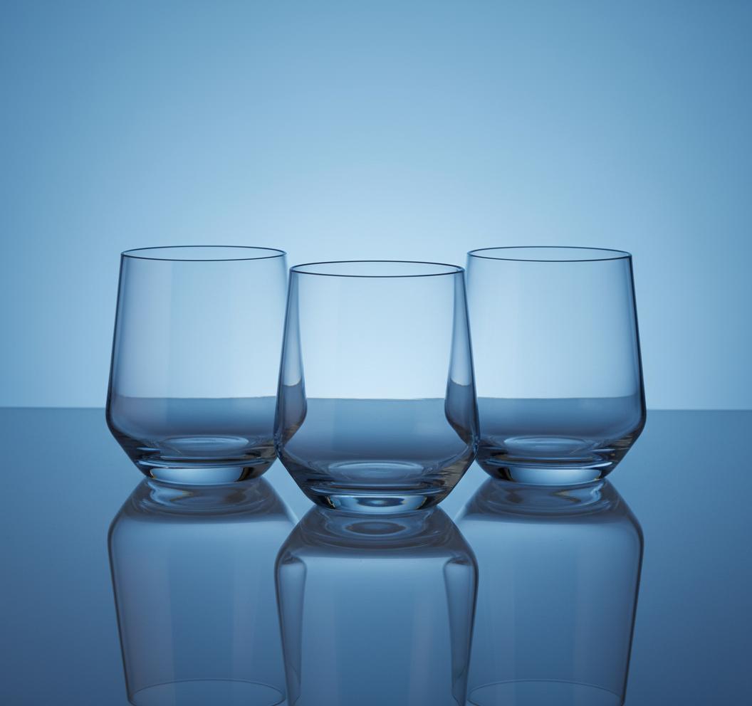 Flamefield savoy waterglazen met een blauwe achtergond