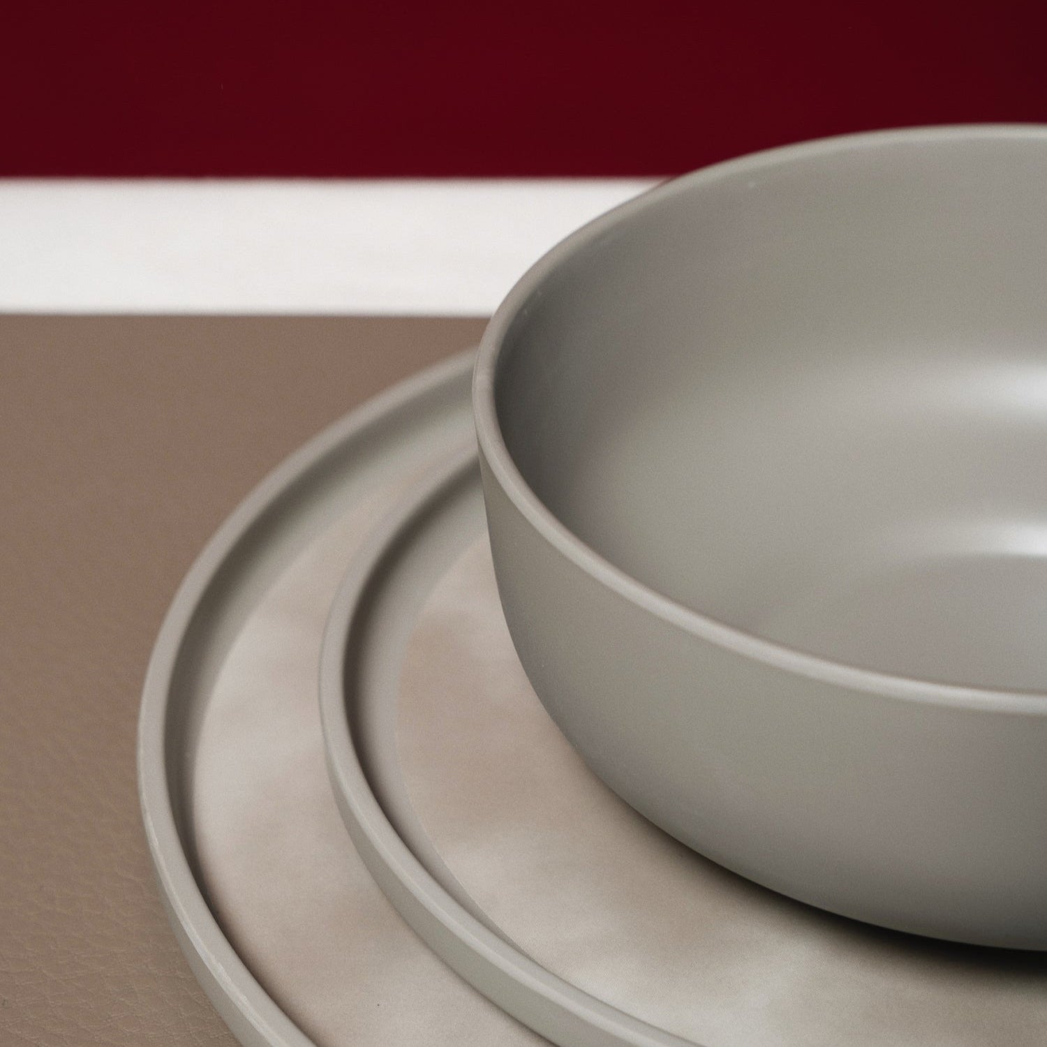 Flamefield serviesset Pebble Sky – 12-delig, mat grijs melamine set ingezoomd
