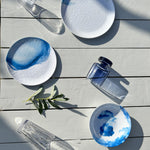 Flamefield sfeerbeeld onbreekbaar servies Deep Seamet glazen uit Crystal en Heavy base wijnglas Blue