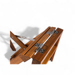 Foto_van_regisseursstoel_the_Edge_-_geolied_teak_luxe_ingeklapt detail foto