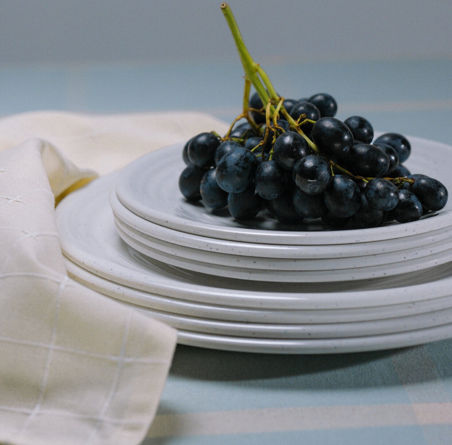 Flamefield Granite Pearl melamine tableware – high-gloss white with ribbed stone look, 2-8 persons