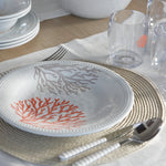 Harmony Mare Coral melamine servies - wit met koraaldecoratie en parelrand met bijpassende glazen en placemat en bestek