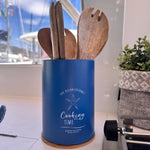 Keukengerei in blauwe pot
