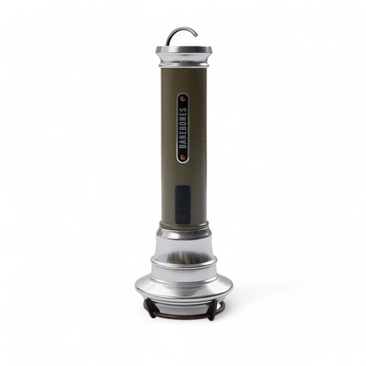 Barebones Vintage zaklamp LIV-290_VintageFlashlight-OliveDrab_staand