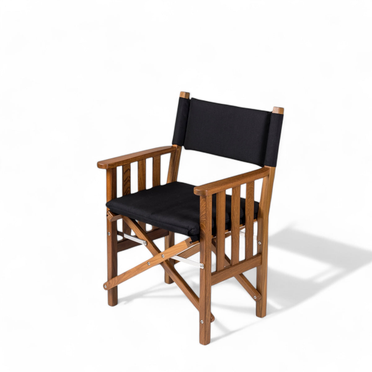 Regisseursstoel_II_deluxe_geolied_teak_met_een_luxe_zwarte_kussen_set