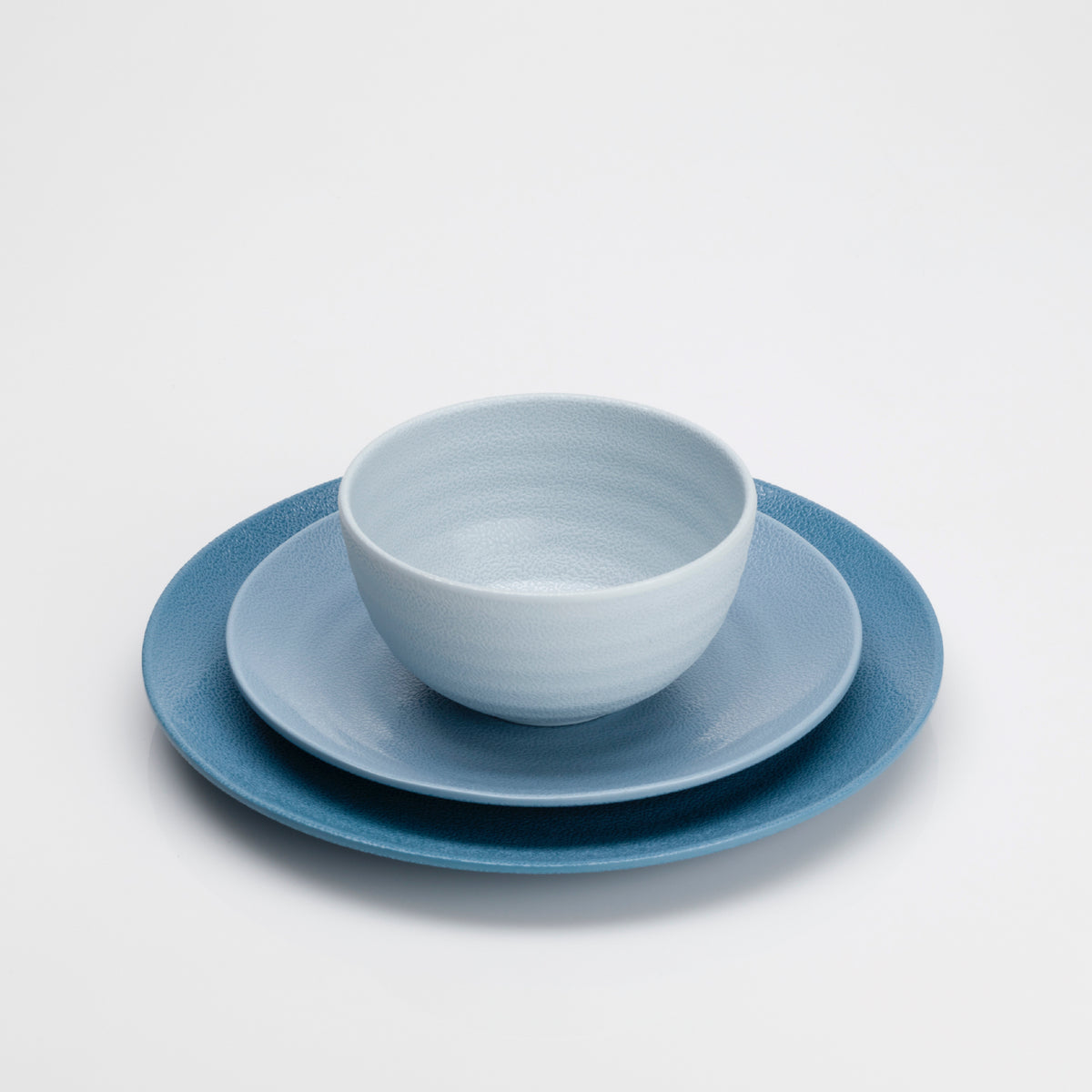 SB0112 Flamefield onbreekbaar servies Shades of Blue op een witte achtergrond