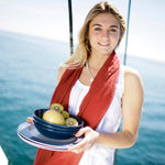 Sailor Soul Bootservies - Luxe wit en blauw met streepjes en anker accent opgestapeld in handen van een vrouw