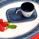 Sailor Soul Bootservies - Luxe wit en blauw met streepjes espresso kop op schotel op serverschaal met frambozen erbij