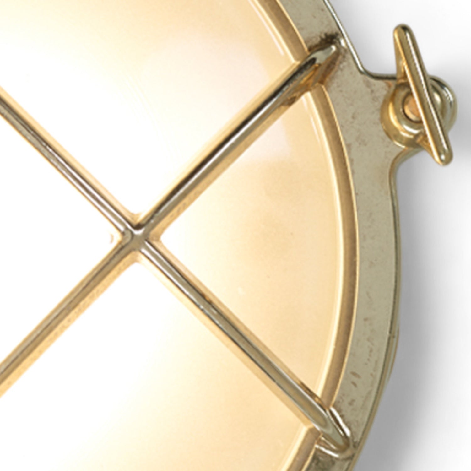 Waterdichte buitenlamp – messing, rond, nautische stijl met rooster van Foresti en Suardi messing detail schroef