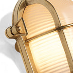 Waterdichte_ovale_nautische_buitenlamp_met_draadrooster_van_Foresti_en_Suardi_kleur_chroom_messing detail