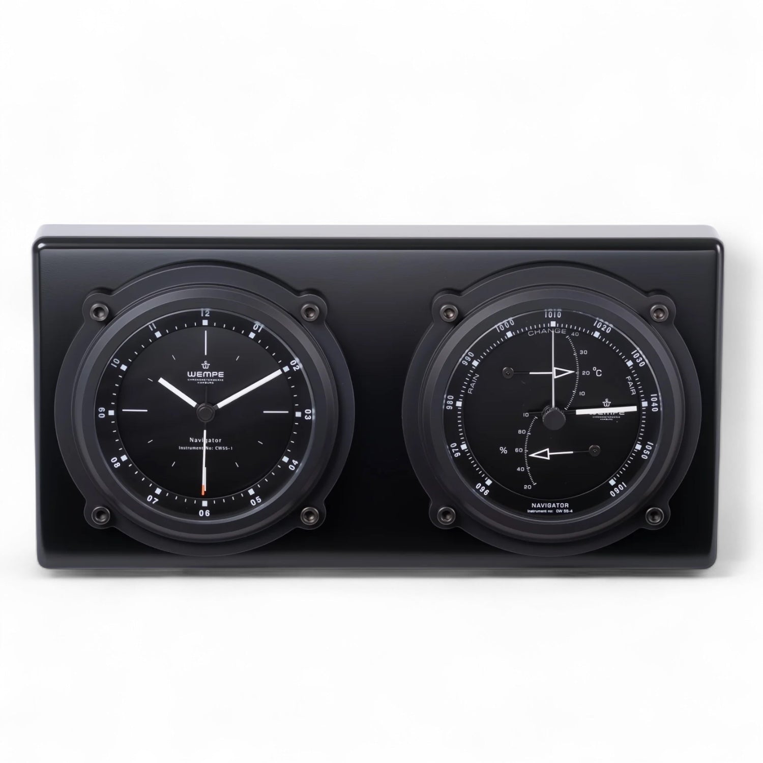 Wempe_Navigator_II_combinatie-instrument_-_klok_weerstation_zwart_aluminium_rechthoekig vooraanzicht
