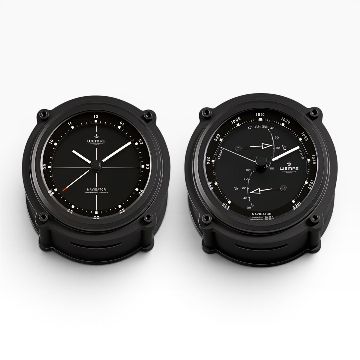 Wempe Navigtorset II bestaande uit een klok en een weerstation in geanodiseerd zwart aluminium.