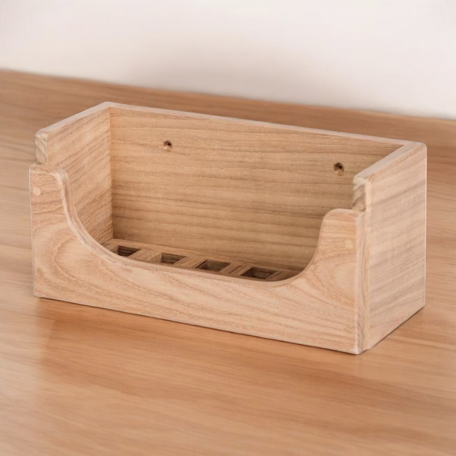 arc-marine-douche-caddy op een houten aanrecht