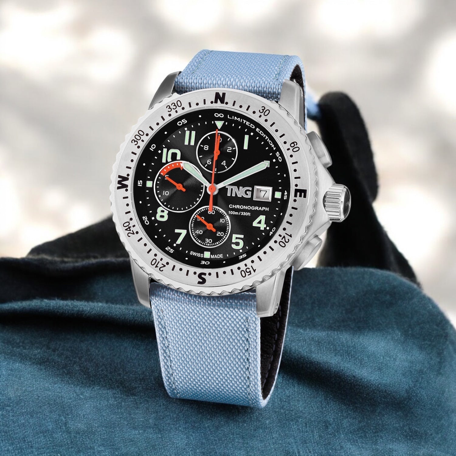 TNG sporthorloge Baltic Cup 43 mm zwarte te wijzerplaat en Cordura bandje