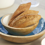 sfeerbeeld_Cocoa_kom_small_en_large_op_een_tafel_met_brood_erin