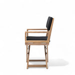 zij aanzicht van de Regisseursstoel the Edge - ongeolied teak, luxe, inklapbaar, met comfortabele navy kussenset